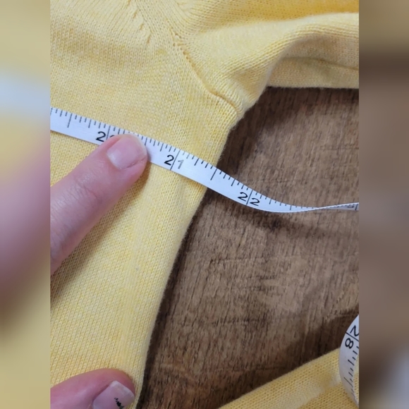 Banana Republic ribbed shoulder sweater - Picture 5 of 8